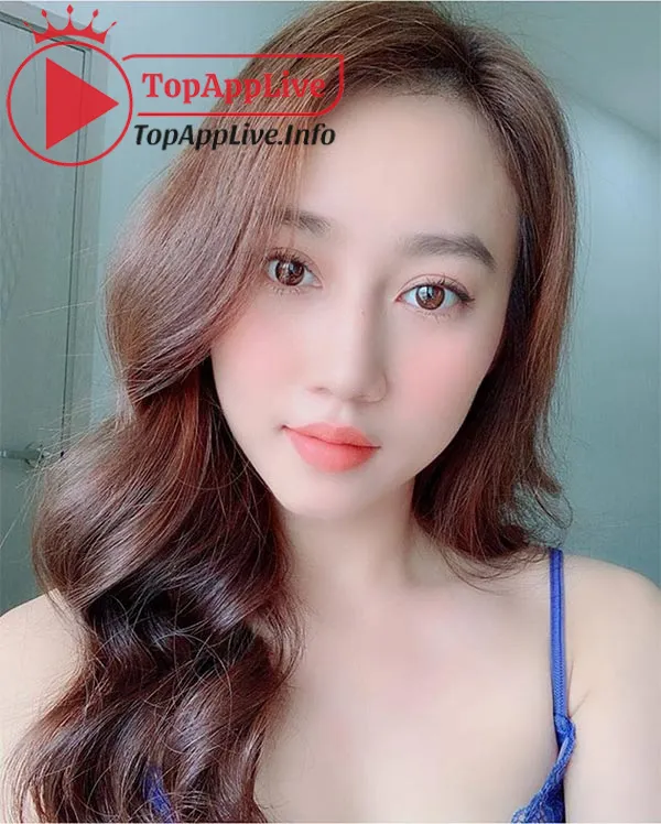 Ảnh hot girl huỳnh hồng loan 6